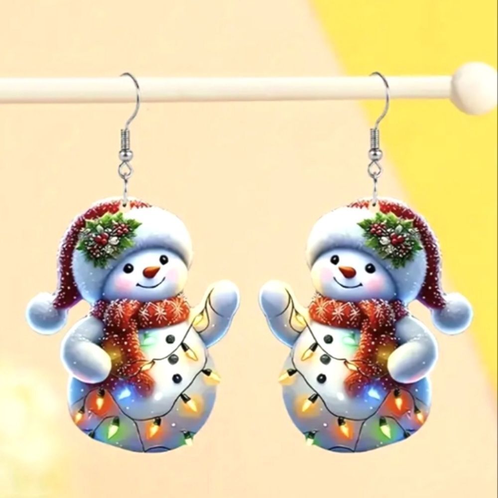 Super cute festive holiday earrings